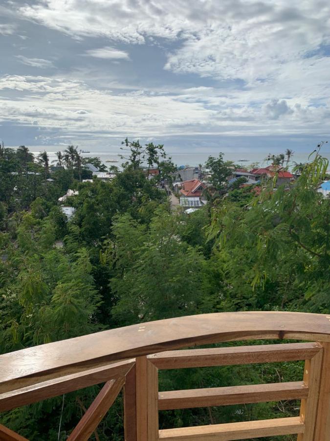 Crown Malapascua Hotel Buitenkant foto