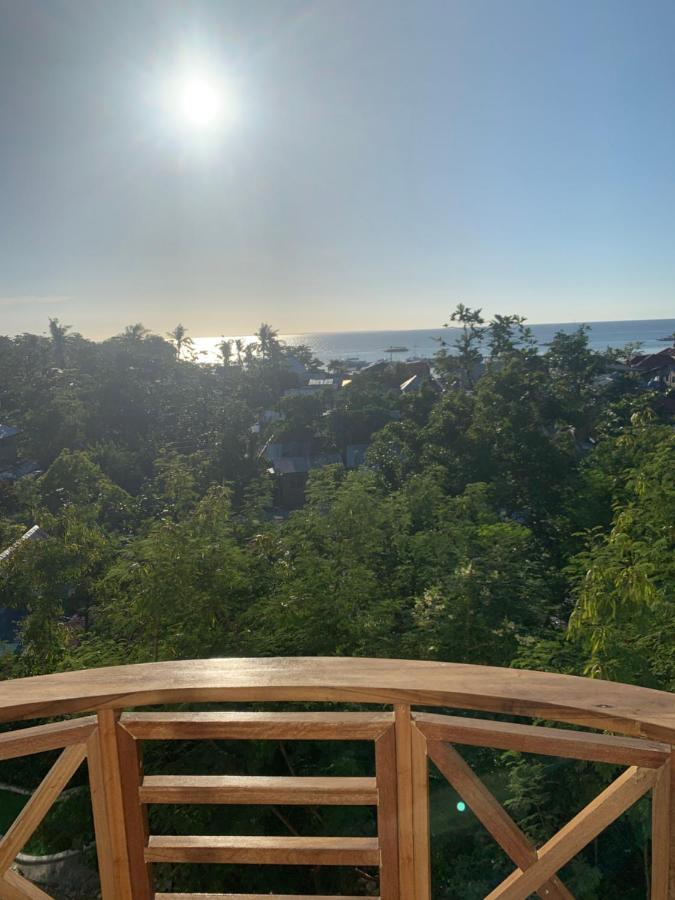 Crown Malapascua Hotel Buitenkant foto